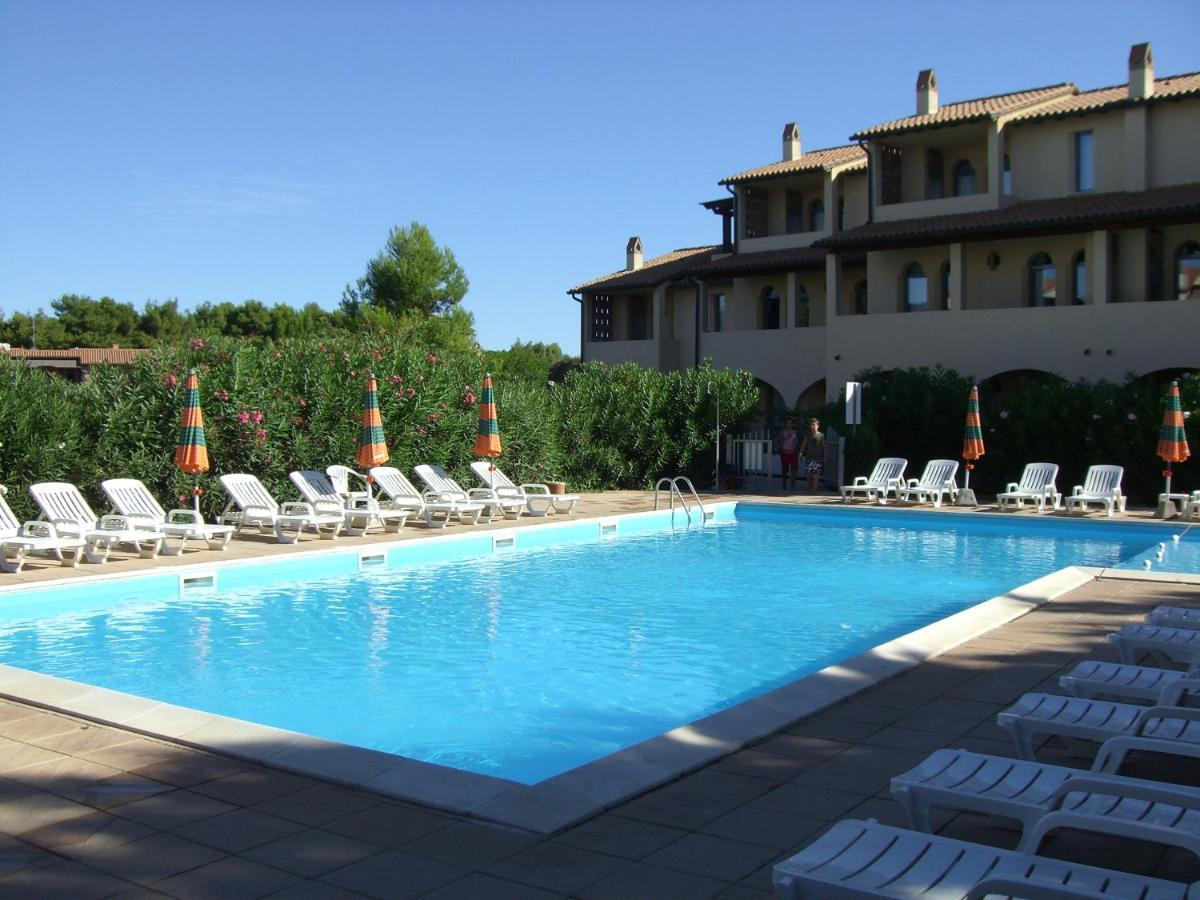 Residenza Dei Cavalleggeri San Vincenzo Bagian luar foto