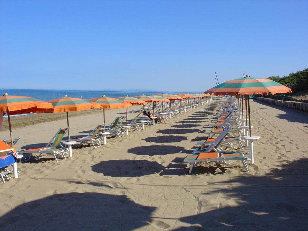 Residenza Dei Cavalleggeri San Vincenzo Bagian luar foto