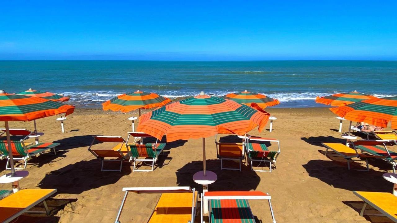 Residenza Dei Cavalleggeri San Vincenzo Bagian luar foto
